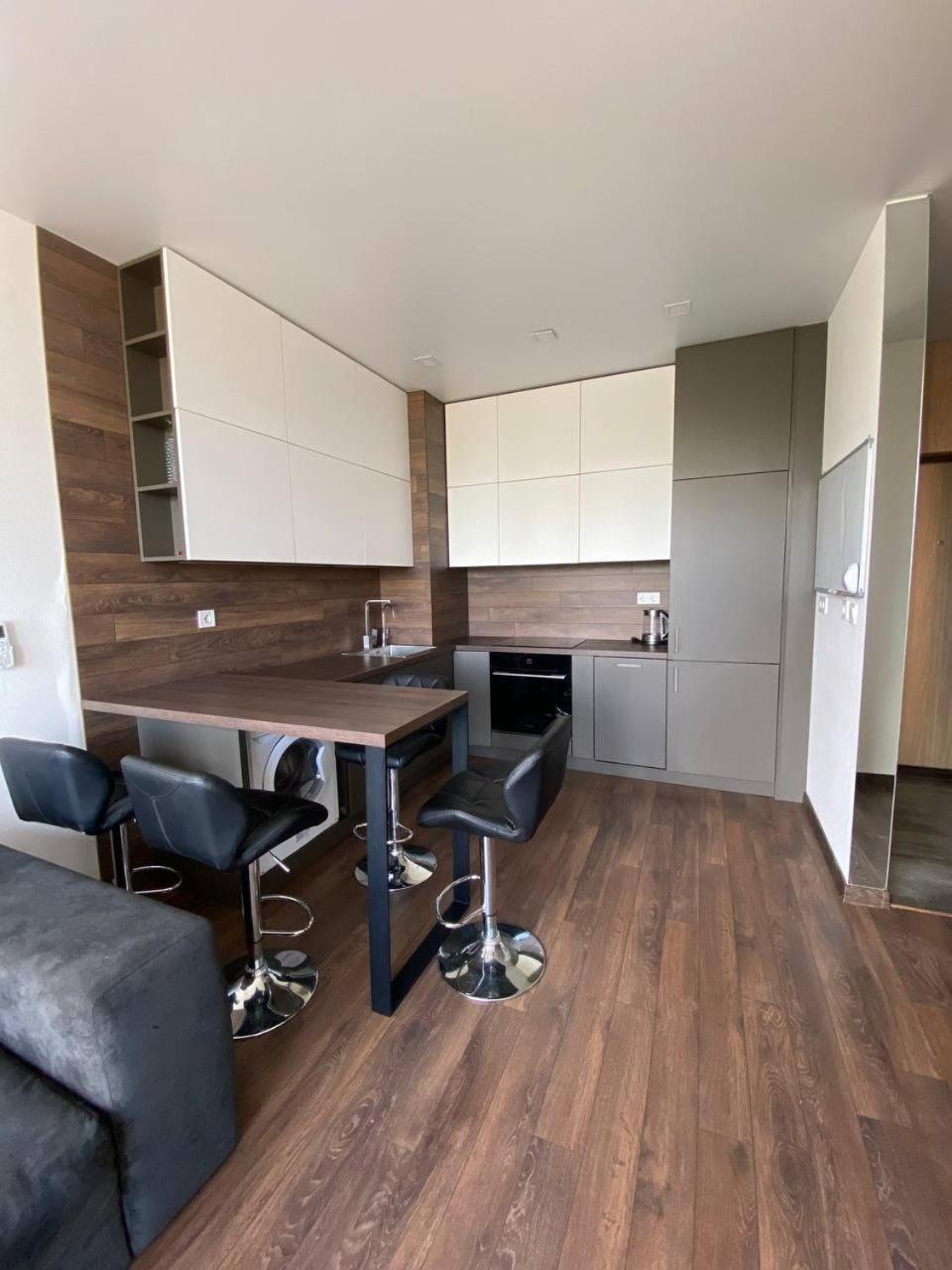 Nyvky Like Home - Apt 49 Kiev Esterno foto